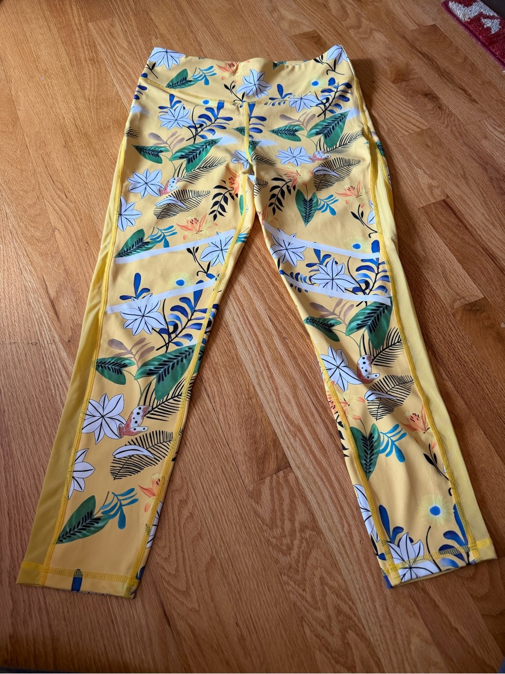 yellow floral leggings Zyia Active Reflective Light n Tight Hi-Rise 7/8 Size 12